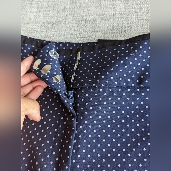 Roz and Ali Navy Blue With polka Dots Ankle Pants Size 8 - Picture 7 of 9